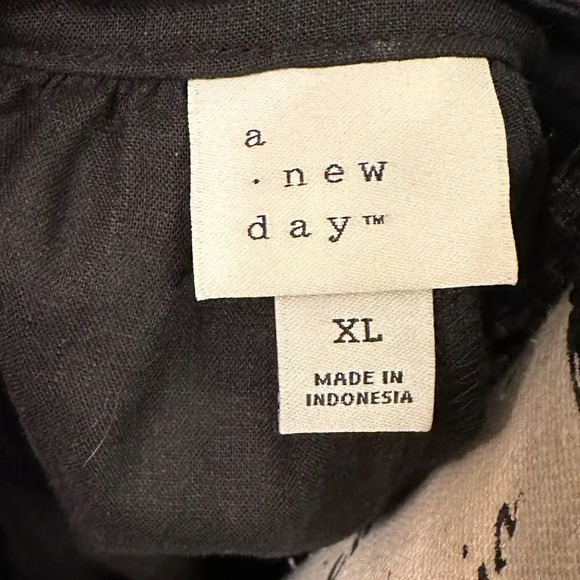a new day Black Blouse - Picture 4 of 4